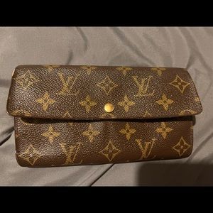 Louis Vuitton Portefeuille Sarah Brown Monogram Wallet